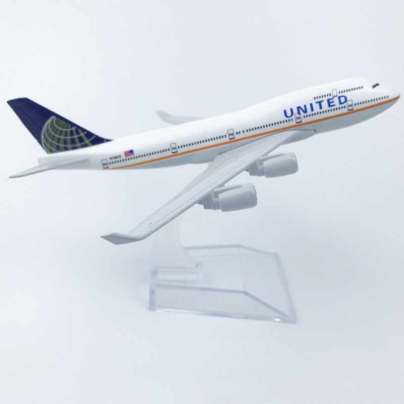 United Airlines-boeing 747