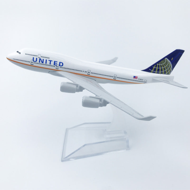 United Airlines-boeing 747